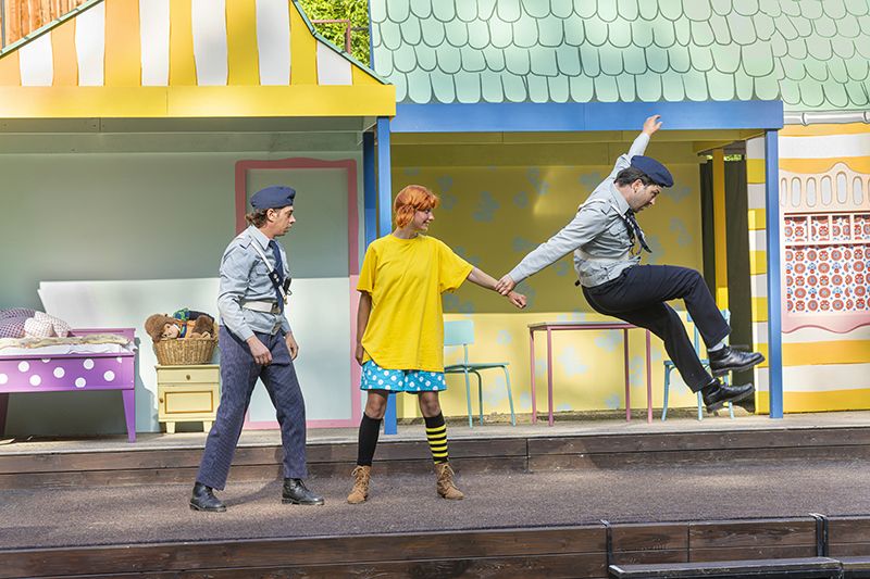 v.l.n.r.: Vinzenz Wegmüller (Larsson), Martha Tham (Pippi Langstrumpf) und Marvin George (Klang).</br>

Foto: Dirk Rückschloß/Pixore Photography